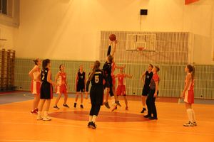 Великолукские баскетболистки борются за Кубок города (ФОТО)