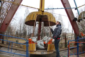 Аттракционы великолукского парка проверили на безопасность (ФОТО)