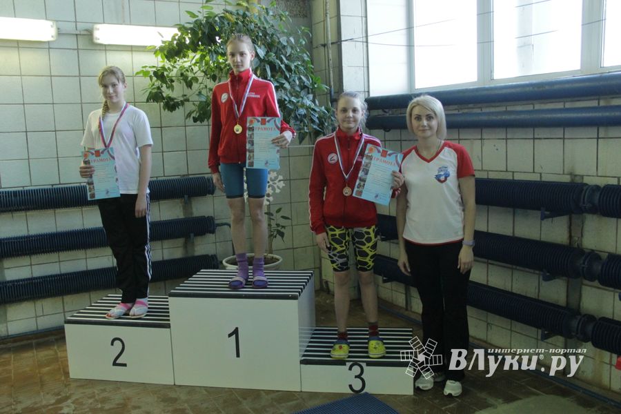 В Великих Луках прошел Чемпионат и Кубок города по плаванию (фото)