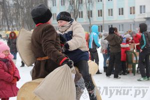 В Великих Луках встретили Масленицу