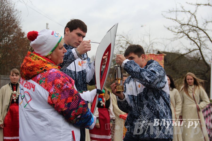 Эстафета Олимпийского огня в Изборске и Пскове