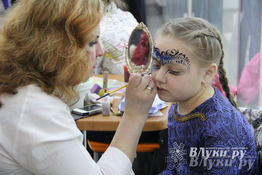 В ТЦ «Апельсин» прошла весенняя ночь распродаж