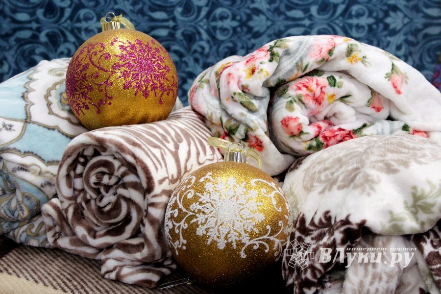 Пора покупать тёплые и яркие новогодние подарки (ФОТО)