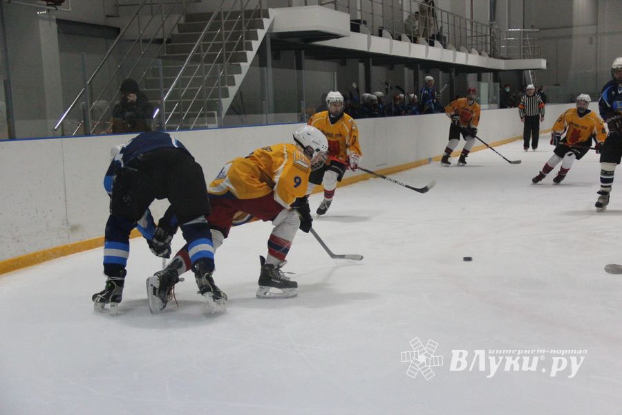В великолукском «Айсберге» прошли матчи Чемпионата Псковской области по хоккею (ФОТО)