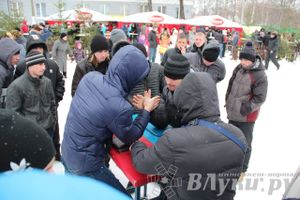 В Великих Луках встретили Масленицу