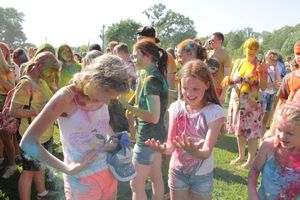 Яркие эмоции «ColorFest» в Великих Луках (ФОТО)