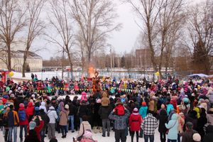 Широко отметили Масленицу в Великих Луках (ФОТО)