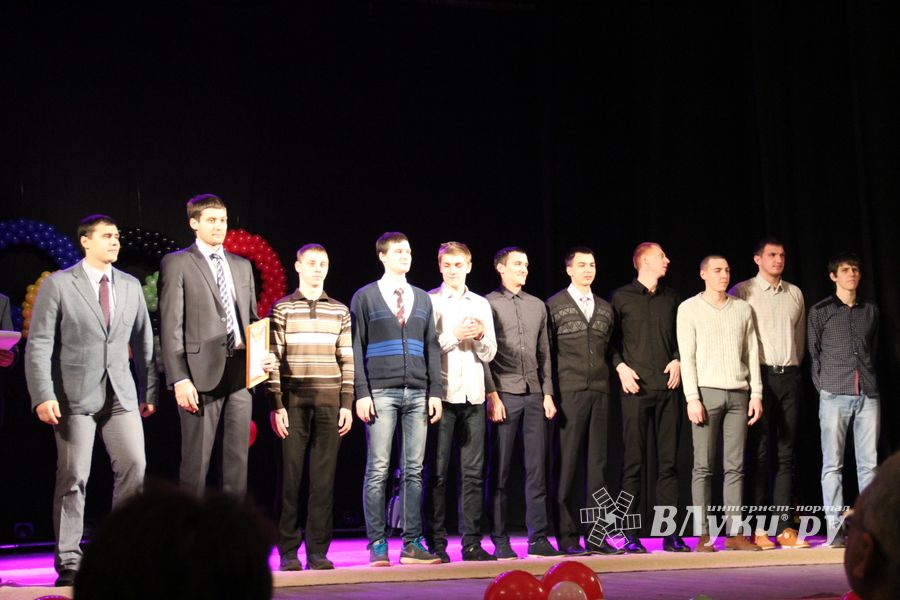 В Великих Луках наградили лучших спортсменов