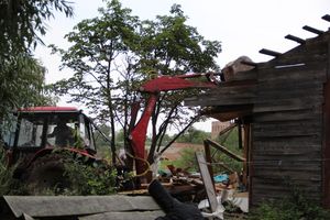 Великие Луки: ломать - не строить