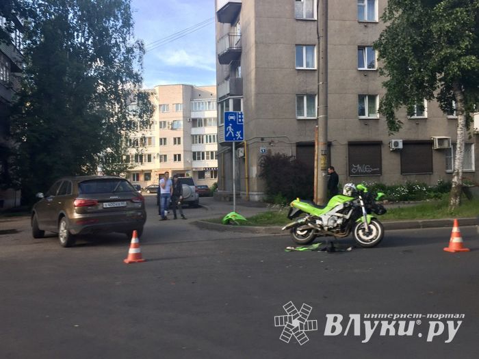 Фотофакт: В Великих Луках «открыт мотосезон»