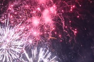 Праздничный салют в честь Дня города