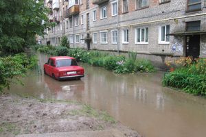 Выявлен самый затопленный двор в Великих Луках (ФОТО)