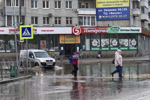 Великие лужи вновь заполнили Великие Луки (ФОТО)