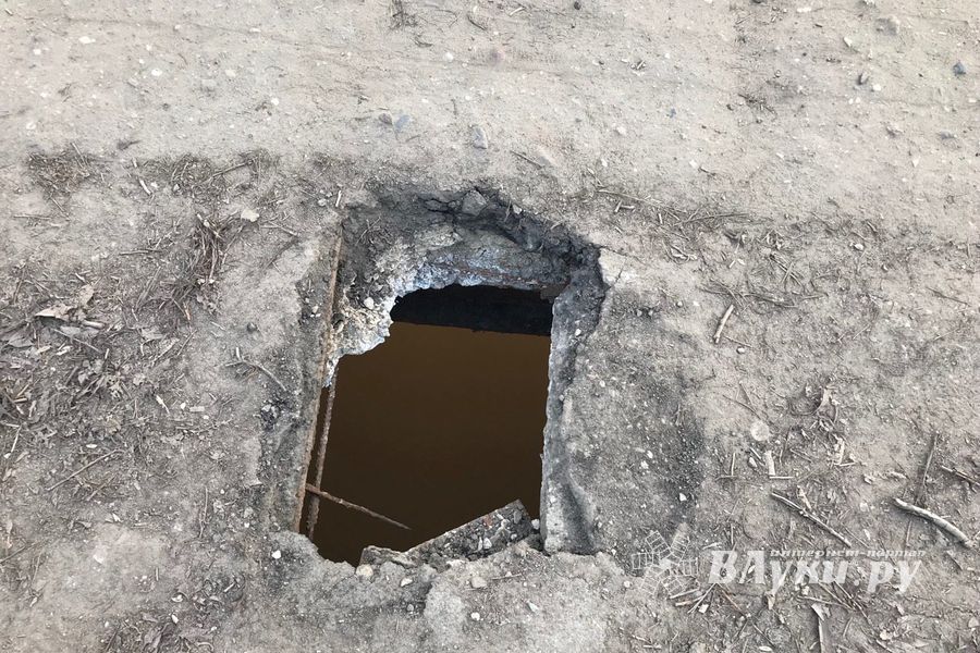 «Дырявый» мост на Винатовского-Тимирязева — ремонта ждать (ФОТО)