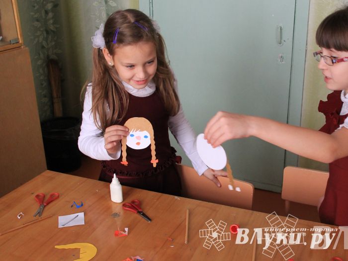 Великолукских лицеистов посвятили в «Маленькие мастера»