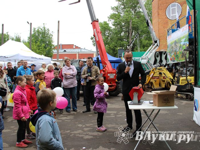В Пскове проходит 22-ая универсальная выставка (фото)