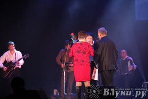 В ДК ЛК состоялся концерт Юрия Михайлова