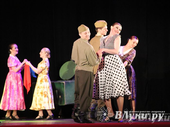 Государственный ансамбль «Русский Север» представил в Великих Луках мюзикл «Василий Теркин» 