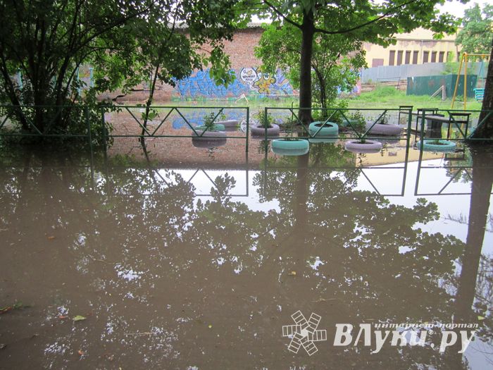 Великие Луки вновь затопило (ФОТО)