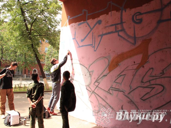 В Великих Луках прошел городской конкурс «Граффити — новый взгляд»