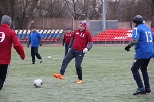 Боевая ничья в памятном футбольном матче (ФОТО)