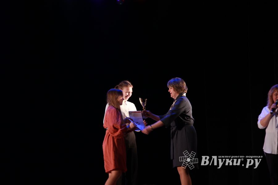 В ДК ЛК состоялся итоговый концерт фестиваля «Великолукская веснянка» (ФОТО)