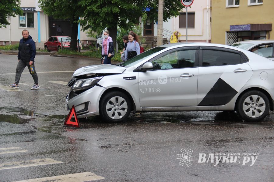 ДТП на проспекте Октябрьском (ФОТО)