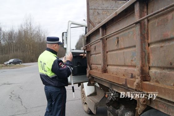 Сотрудниками ГИБДД проверена работа тахографов на транспорте (фото)