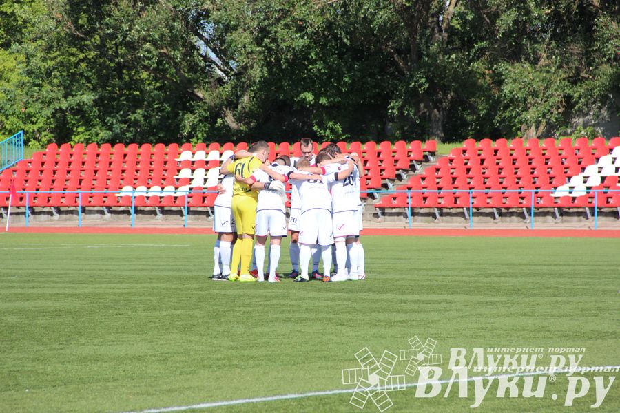 В Великих Луках состоялся матч «Луки-Энергия» — «Звезда» (Санкт-Петербург)