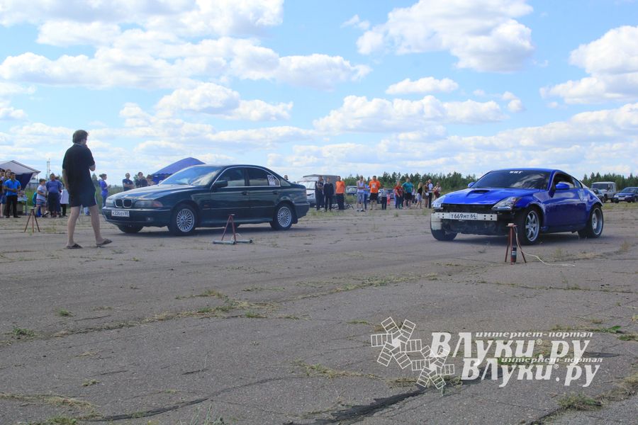 В Великих Луках прошел I этап Открытого чемпионата г. Великие Луки по Drag Racing (фото)