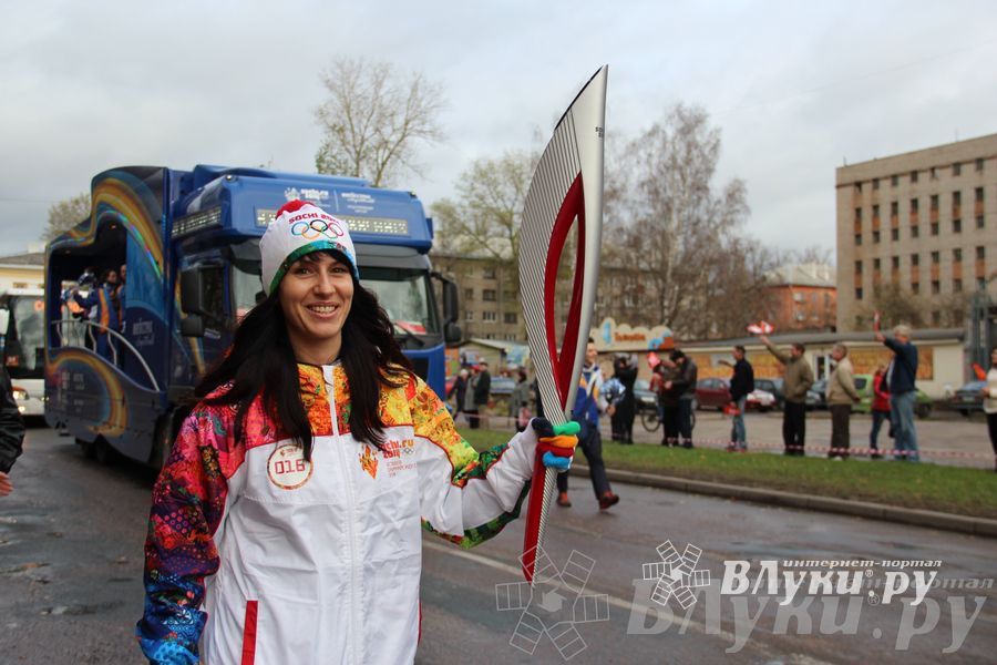 Эстафета Олимпийского огня в Изборске и Пскове