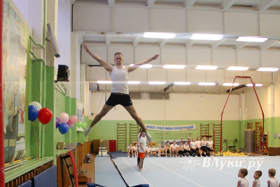 В Великих Луках прошло Первенство города по командной гимнастике (ФОТО)