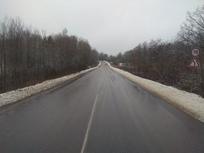 В Великолукском районе фура вылетела на встречу легковушке (ФОТО)