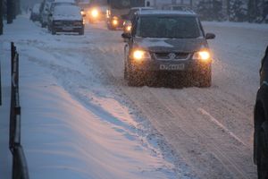 Великие Луки заносит снегом (фото)