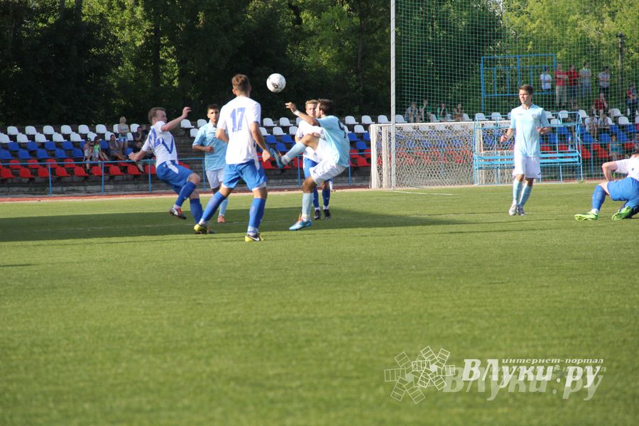 В Великих Луках состоялся матч Первенства СЗФО по футболу между командами «Луки-Энергия» и «Химик»