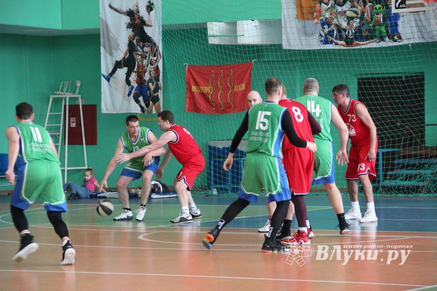 Великолучане — серебряные призеры межрегионального турнира ветеранов баскетбола (ФОТО)