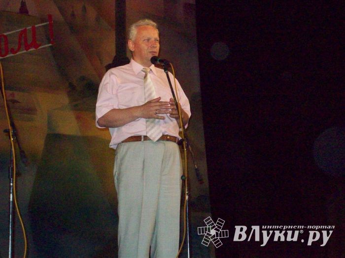 Великолукская школа № 2 торжественно подвела итоги года 