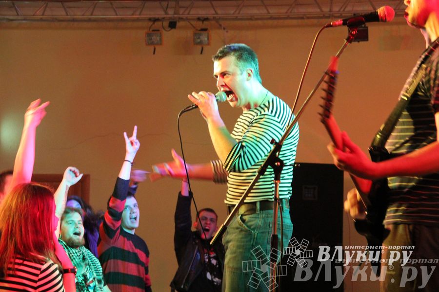 ​Фестиваль живой музыки «Арена фест» прошел в Великих Луках  (фото)