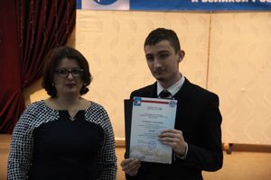 В Великих Луках наградили самых умных школьников 