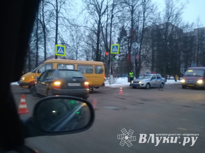 ДТП на перекрестке пр. Ленина и ул. Ставского (ФОТО)