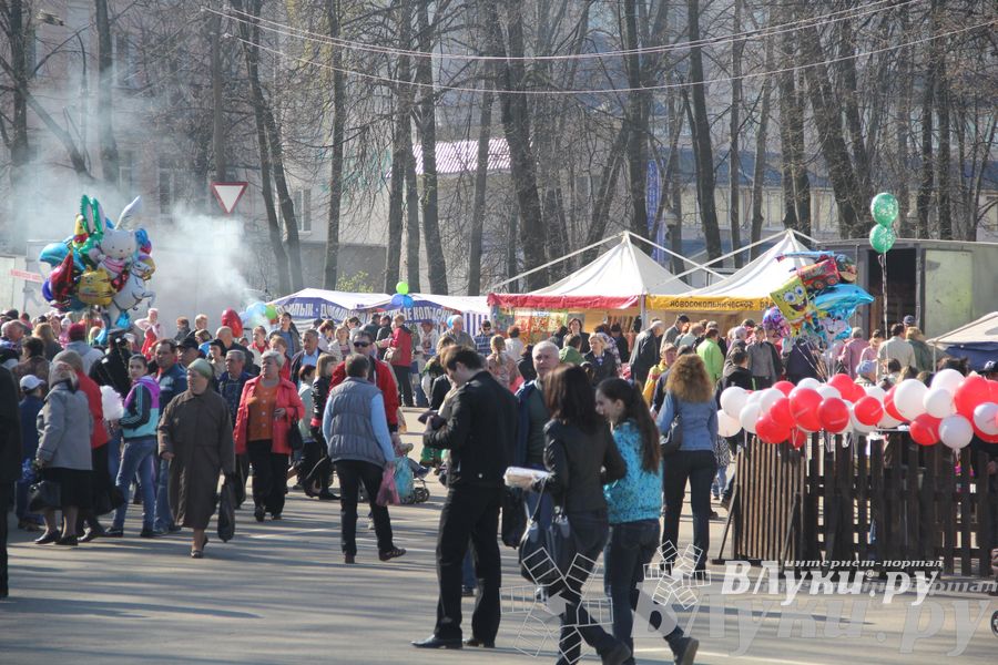 Традиционная весенняя ярмарка прошла в Великих Луках