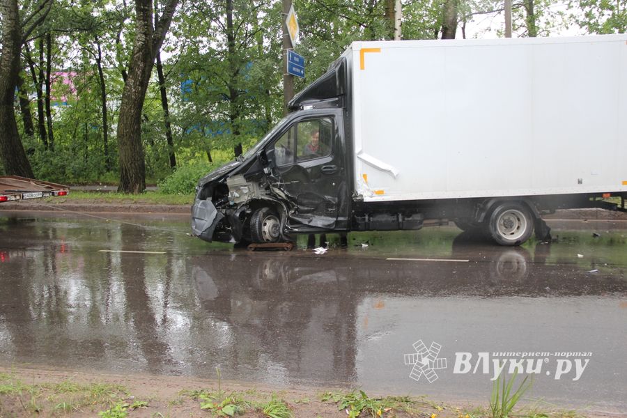 Ещё одно ДТП на пр. Октябрьском (ФОТО)