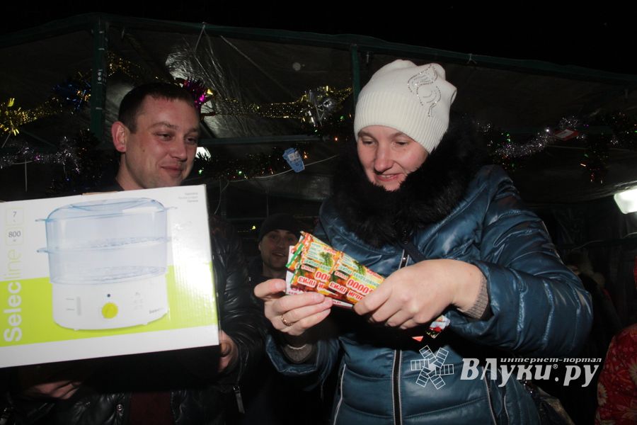 Великие Луки к встрече Нового года готовы (ФОТО)