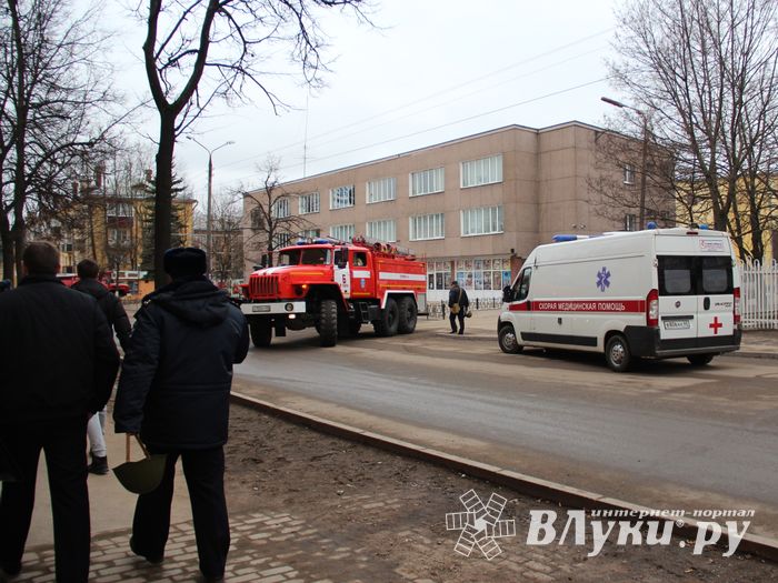 В Великих Луках «захватили заложников» (фото)