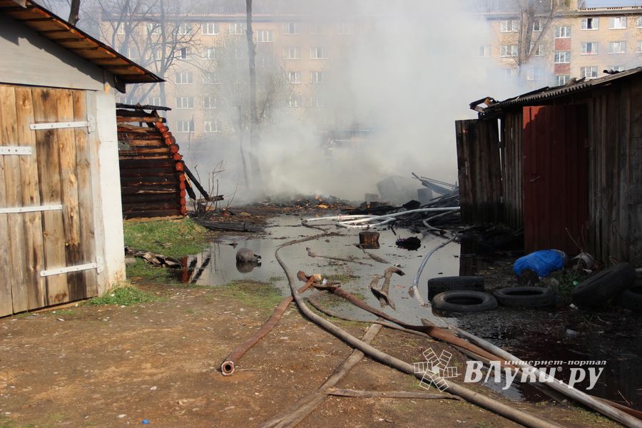 На пожаре в пр. Нелидовском ликвидировали открытое горение (ФОТО)
