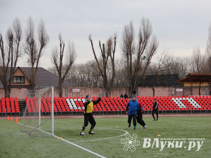 Боевая ничья в памятном футбольном матче (ФОТО)