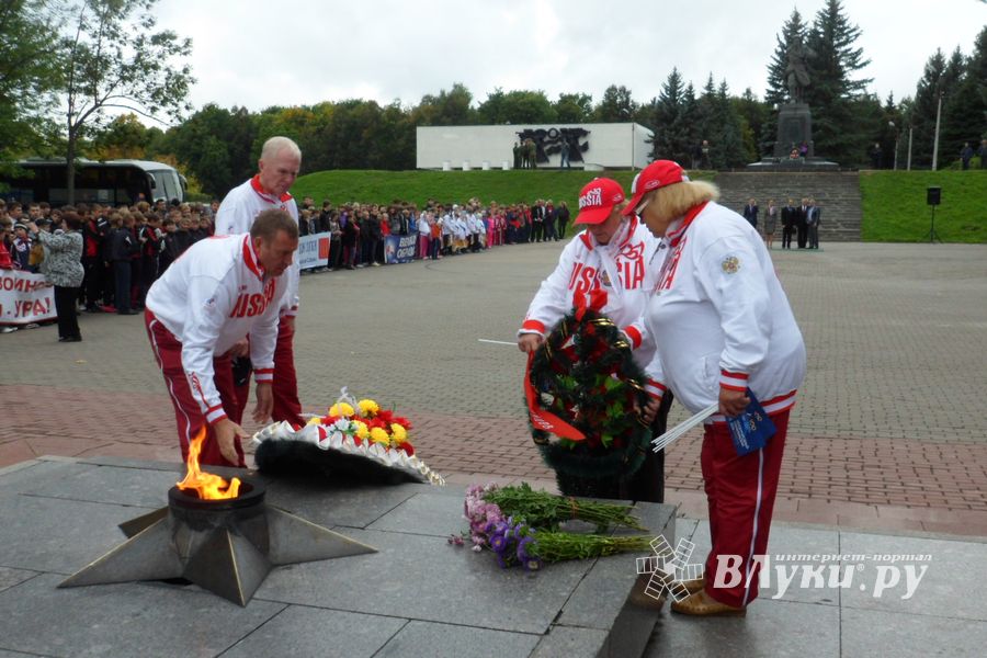 Великие Луки встретили олимпийских чемпионов (ФОТО)