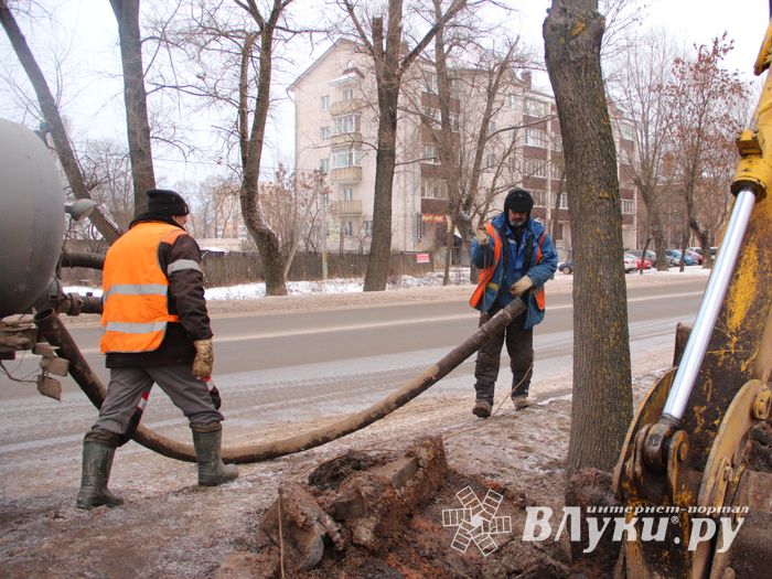 На пр-те Гагарина произошёл прорыв водопровода (ФОТО)