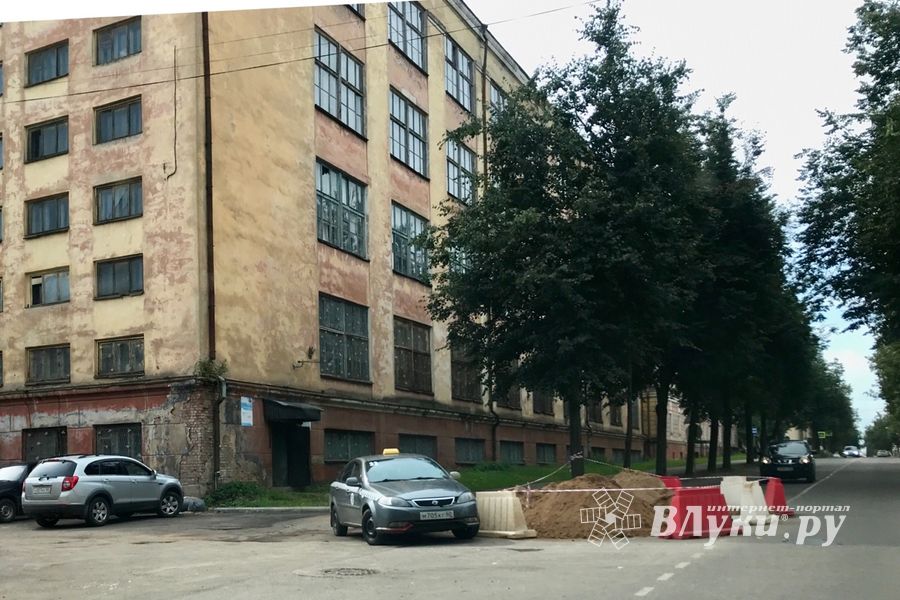Улица Некрасова частично перекрыта для движения (ФОТО)