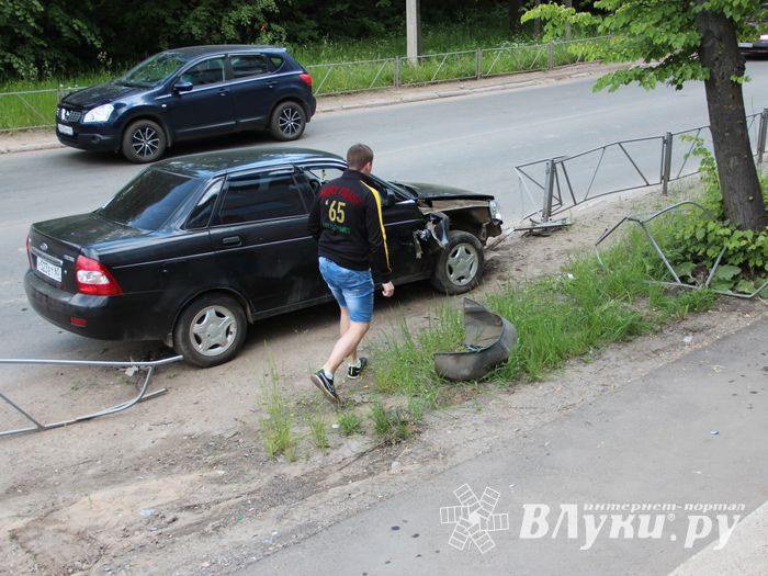 ДТП возле бани «Каменка» в Великих Луках (ФОТО)